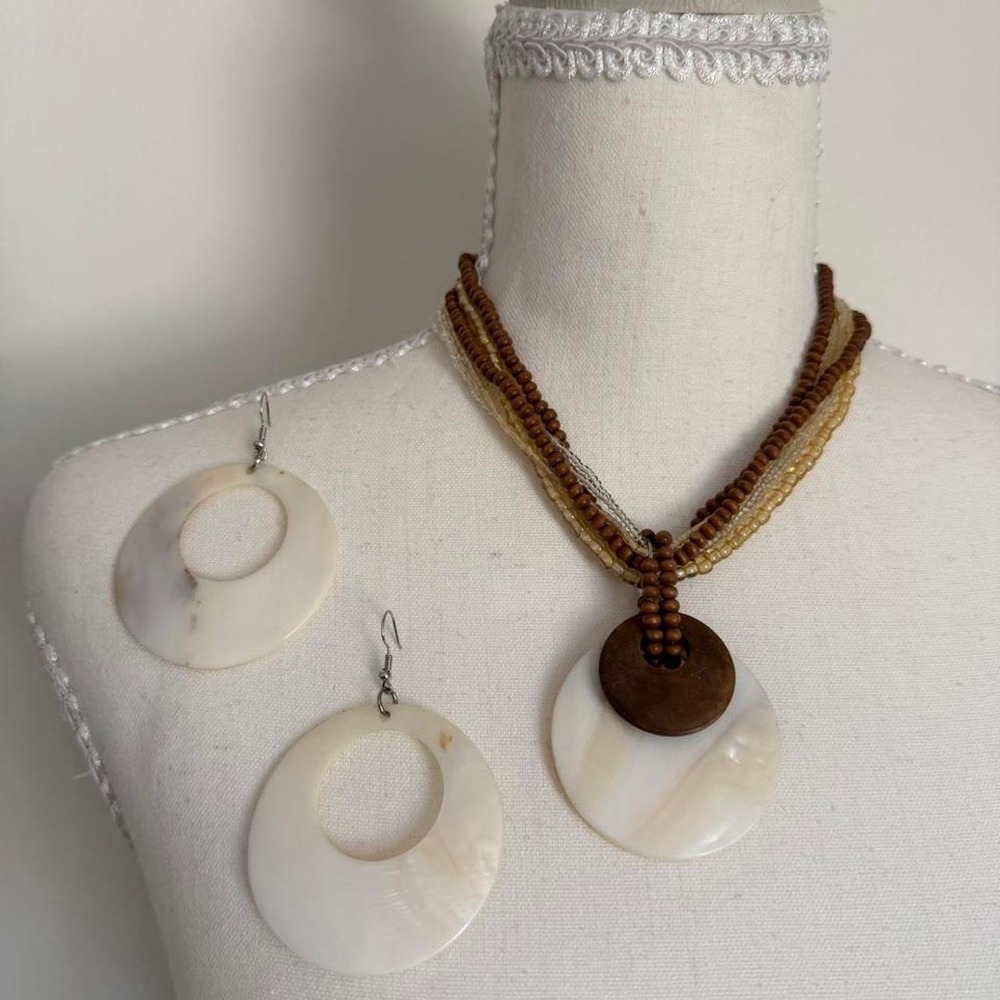 Vintage claries brown and cream beaded necklace pendant and matching earrings